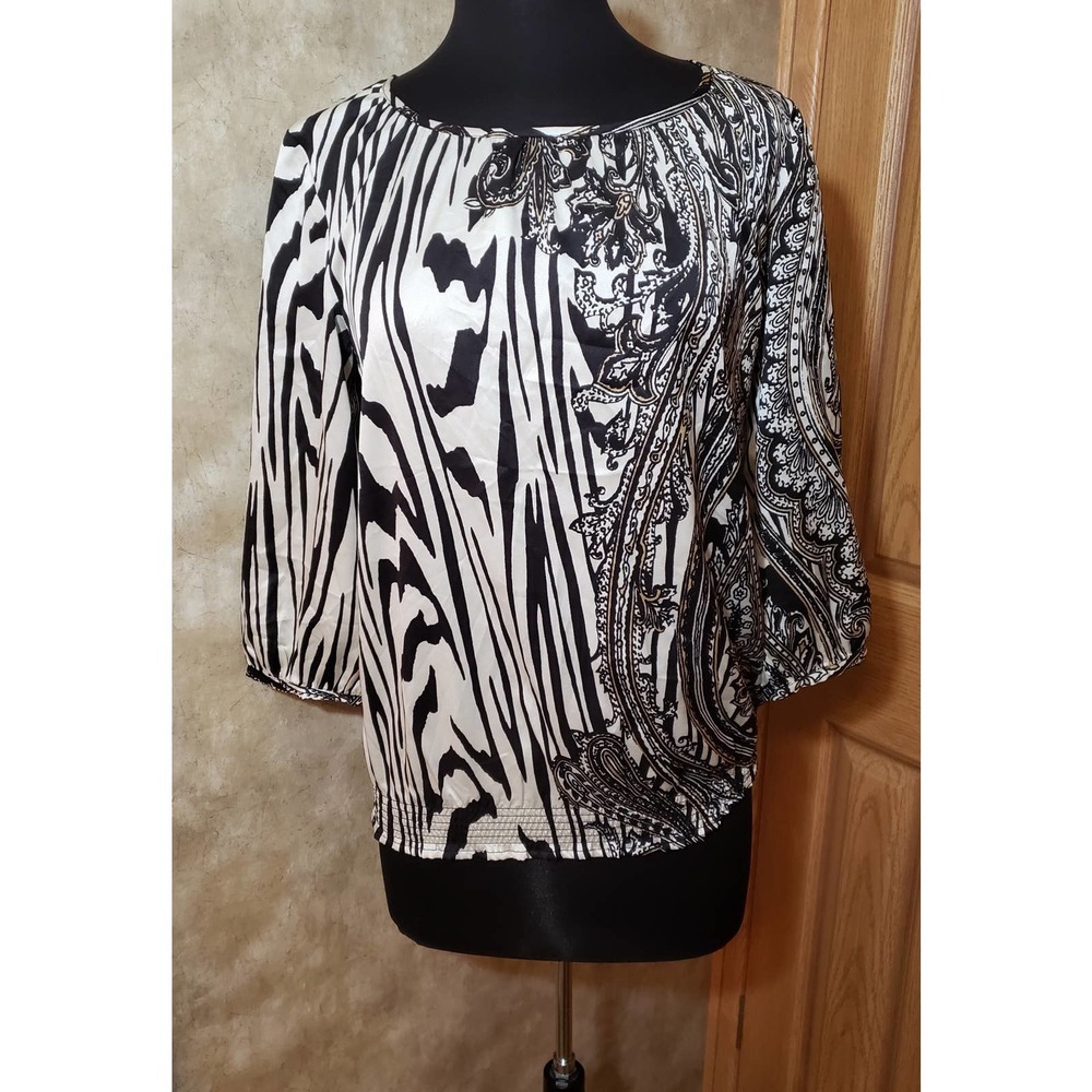 Chico's size 0 rquals small white & black 3/4 sleeve blouse